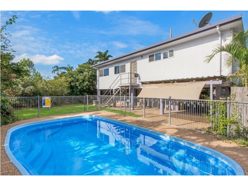 15 Aloomba Crescent, Cranbrook QLD 4814