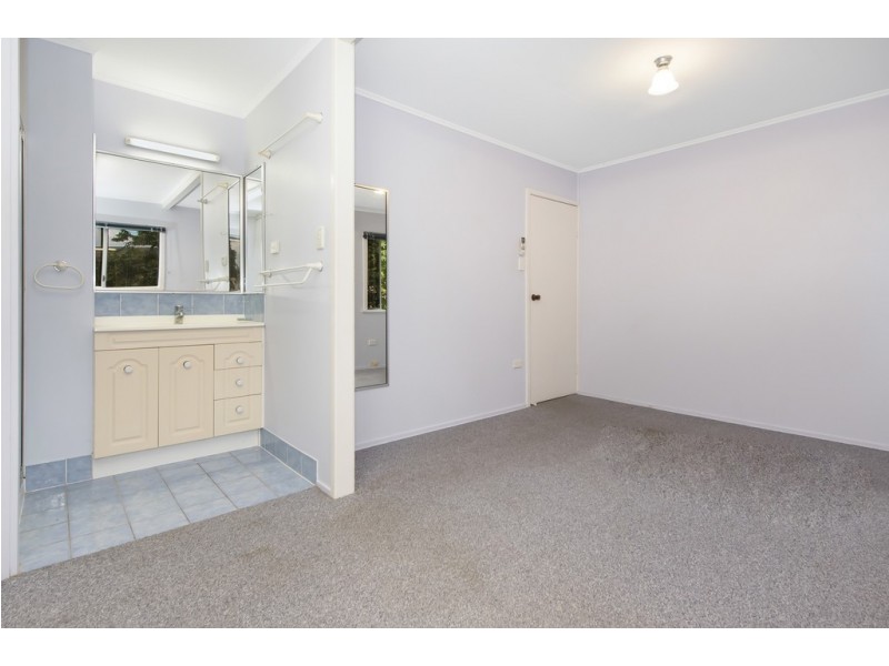 15 Aloomba Crescent, Cranbrook QLD 4814