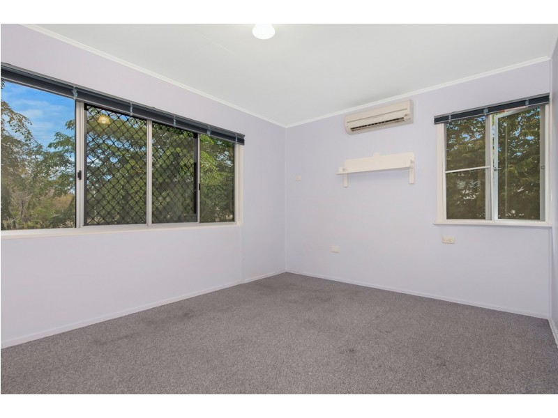 15 Aloomba Crescent, Cranbrook QLD 4814