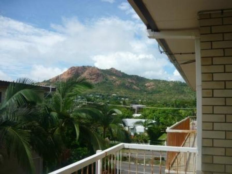 4/139 Mitchell Street, North Ward QLD 4810