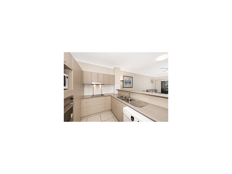 3/12-14 MARTINEZ AVENUE, West End QLD 4810