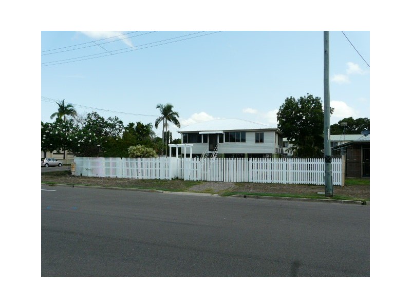 24 GLADSTONE STREET, Pimlico QLD 4812