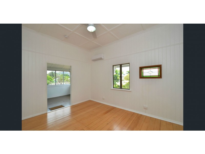 24 GLADSTONE STREET, Pimlico QLD 4812