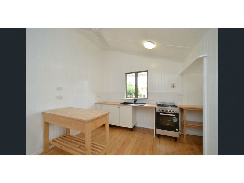 24 GLADSTONE STREET, Pimlico QLD 4812