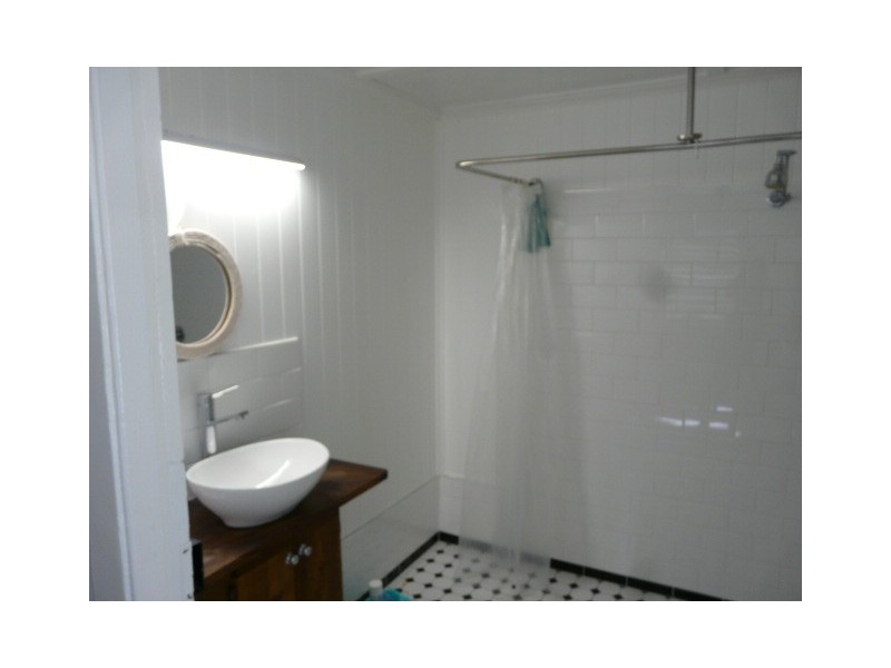 24 GLADSTONE STREET, Pimlico QLD 4812