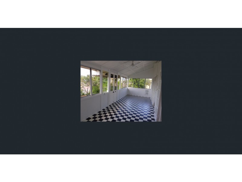 24 GLADSTONE STREET, Pimlico QLD 4812