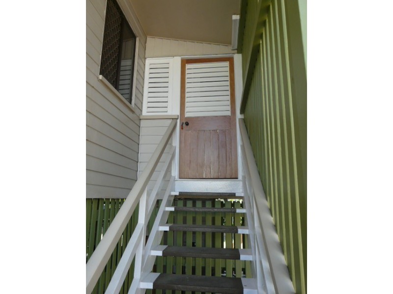 24 GLADSTONE STREET, Pimlico QLD 4812