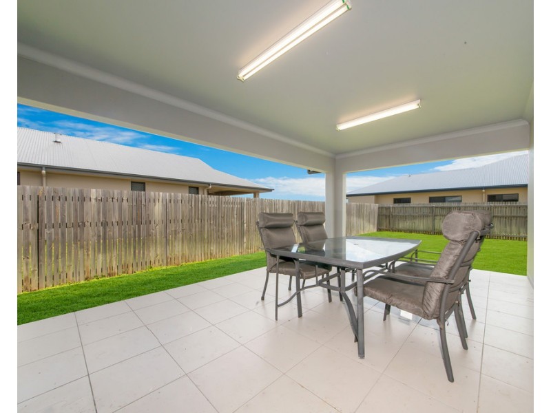 2/32 Conway Street, Mount Low QLD 4818