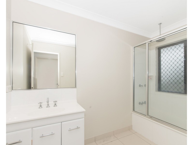 2/32 Conway Street, Mount Low QLD 4818