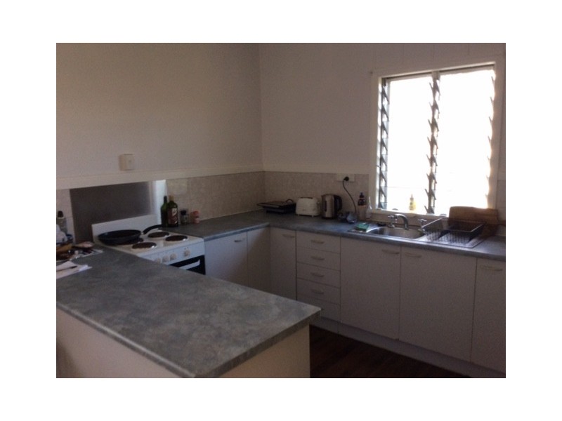 217 Ireland, Oonoonba QLD 4811