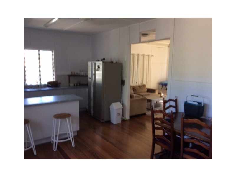 217 Ireland, Oonoonba QLD 4811