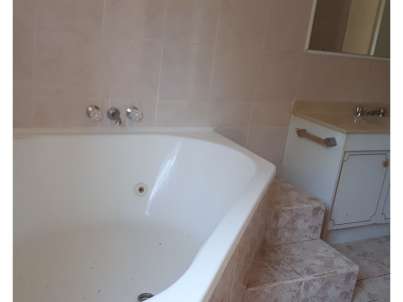 34 Old Bridge Road, Long Pocket QLD 4850