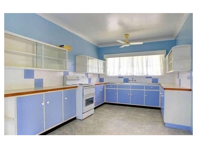 121 ROSS RIVER ROAD, Mundingburra QLD 4812