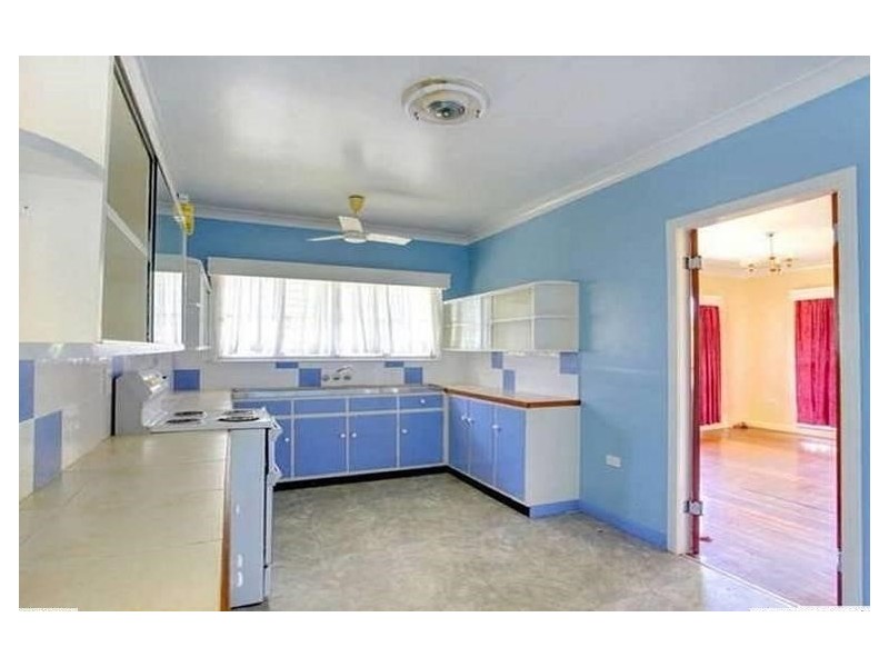 121 ROSS RIVER ROAD, Mundingburra QLD 4812