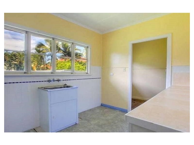 121 ROSS RIVER ROAD, Mundingburra QLD 4812