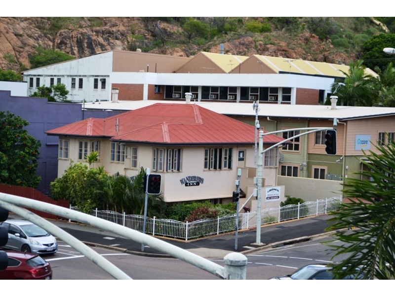 8 BLACKWOOD STREET, Townsville City QLD 4810
