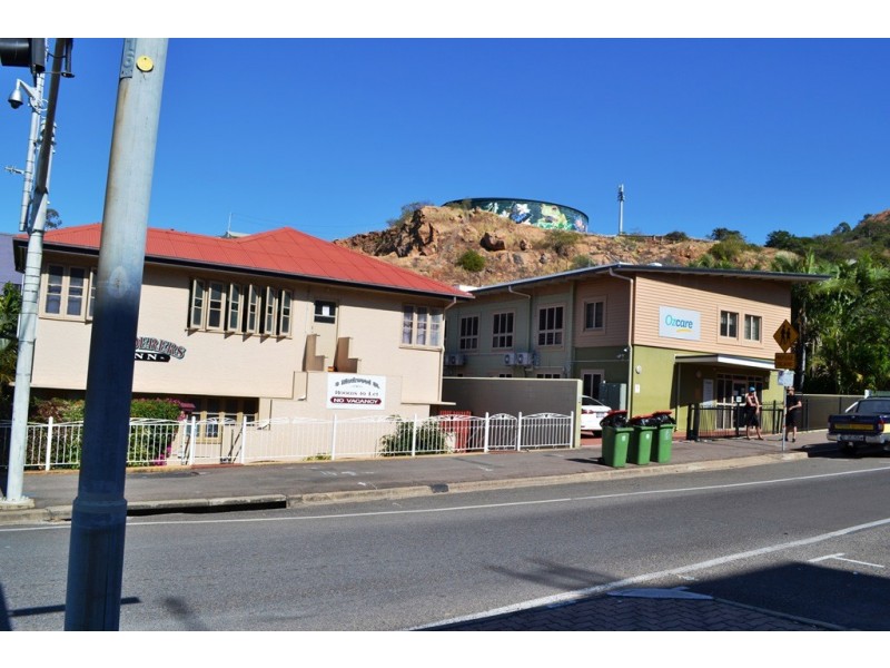 8 BLACKWOOD STREET, Townsville City QLD 4810