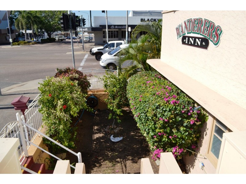 8 BLACKWOOD STREET, Townsville City QLD 4810