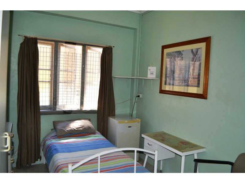 8 BLACKWOOD STREET, Townsville City QLD 4810