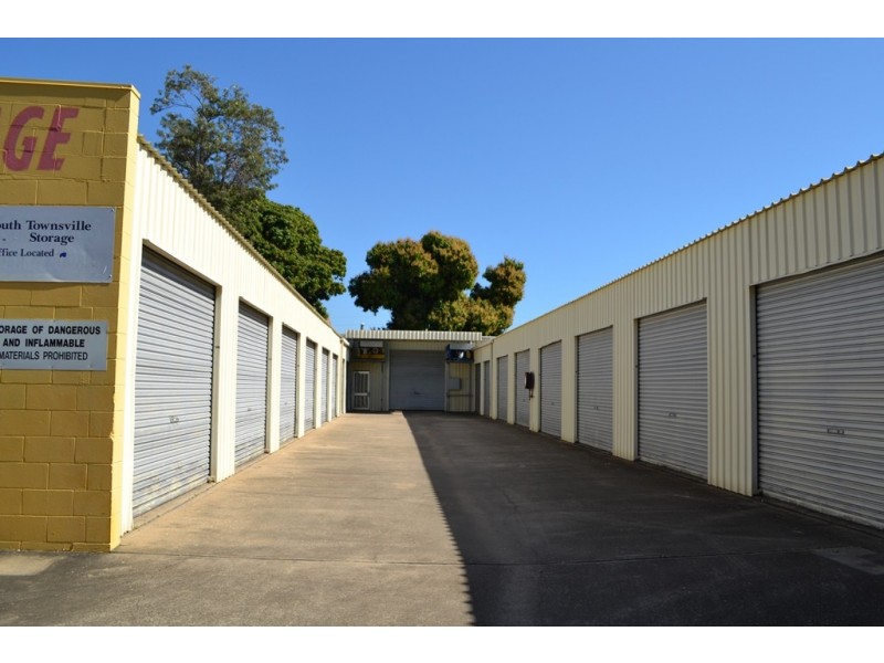 11 MACROSSAN STREET, South Townsville QLD 4810