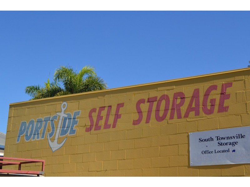 11 MACROSSAN STREET, South Townsville QLD 4810