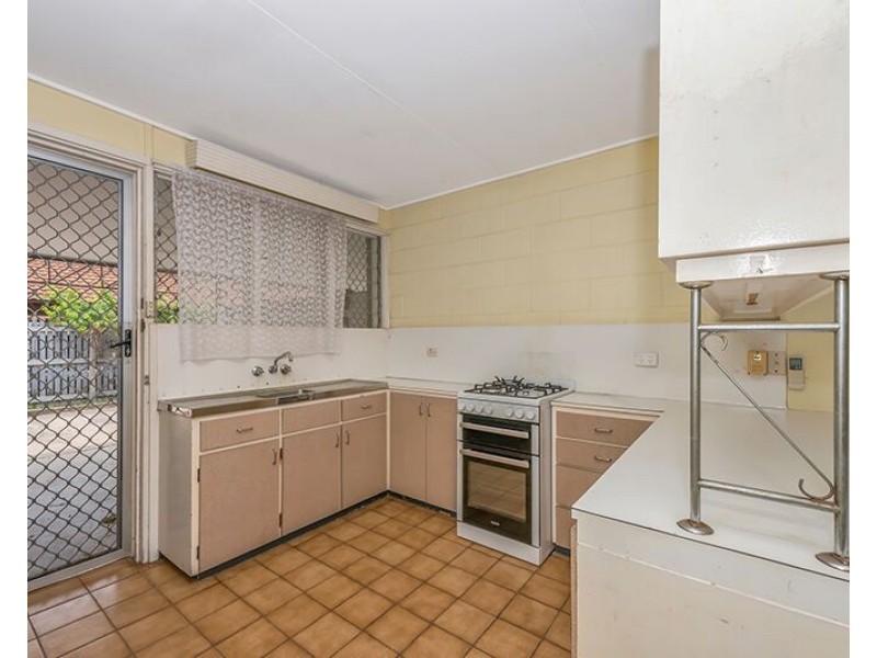 2/138 Eyre Street, North Ward QLD 4810
