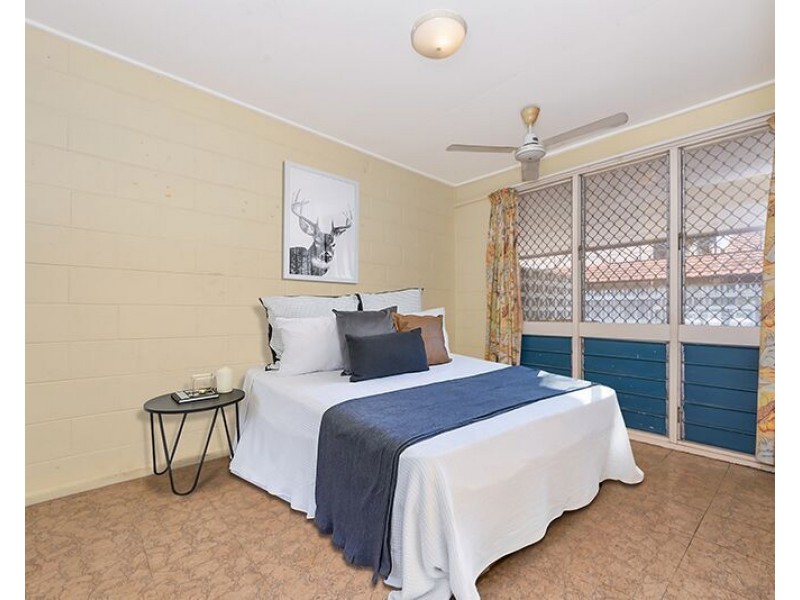 2/138 Eyre Street, North Ward QLD 4810