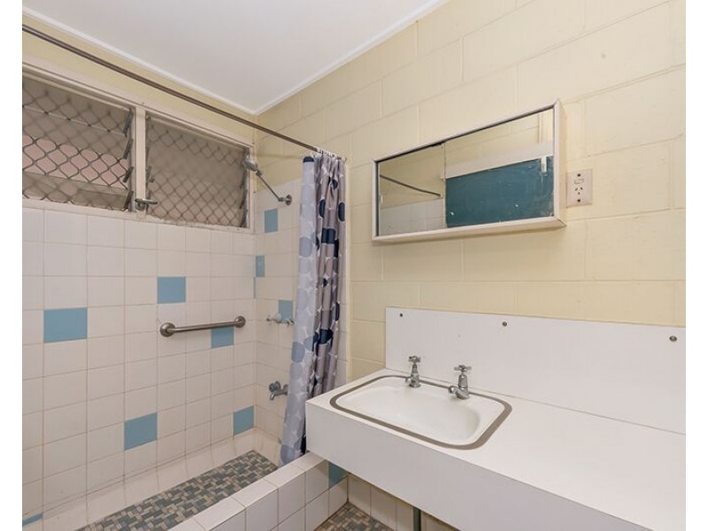 2/138 Eyre Street, North Ward QLD 4810