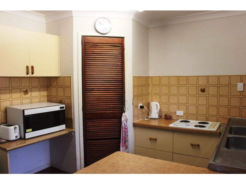 27 Lanark Street, Kirwan QLD 4817