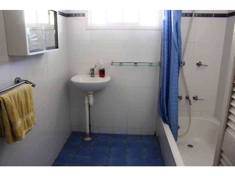 27 Lanark Street, Kirwan QLD 4817