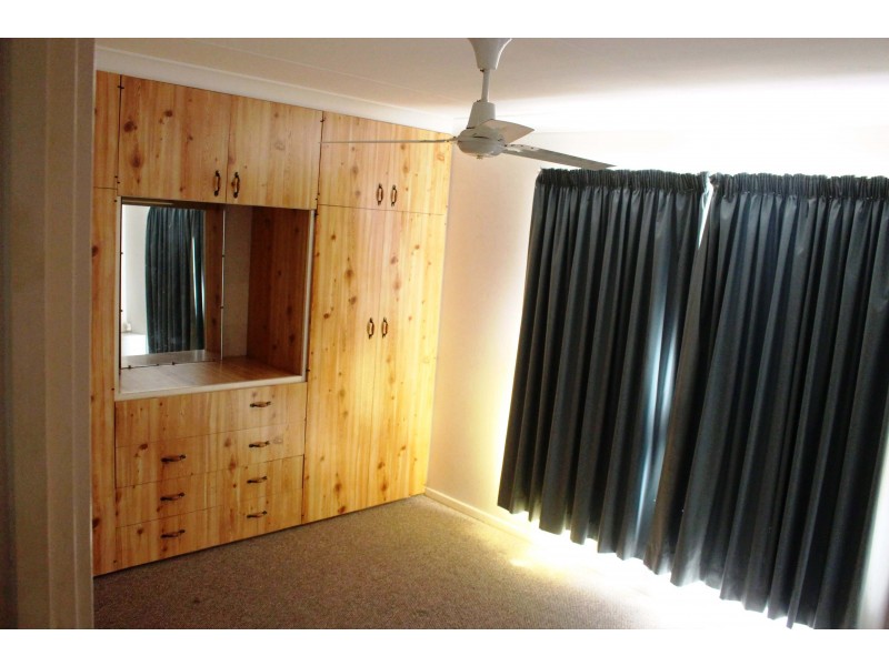 27 Lanark Street, Kirwan QLD 4817