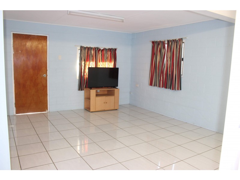 27 Lanark Street, Kirwan QLD 4817