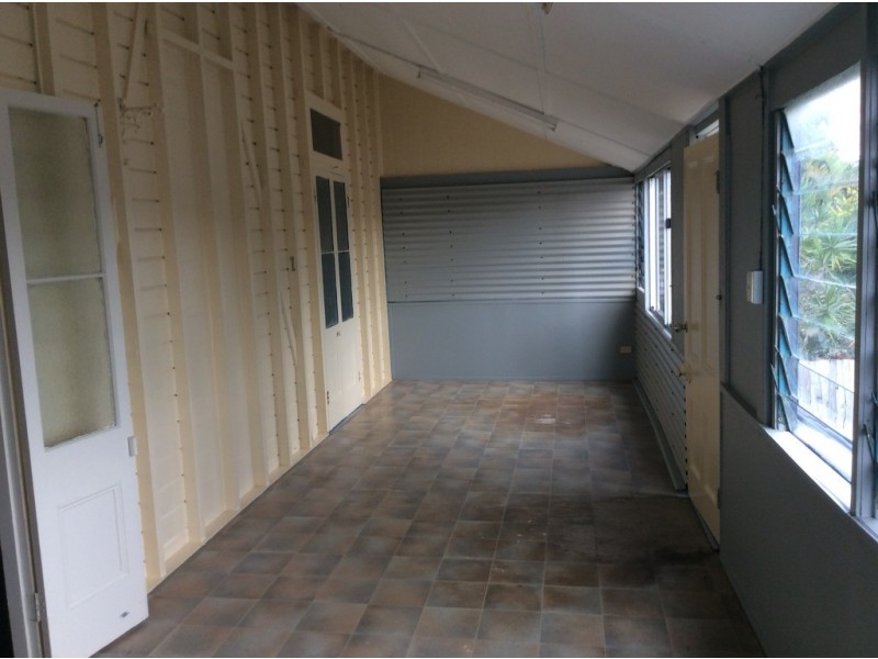 16 CANNAN STREET, South Townsville QLD 4810