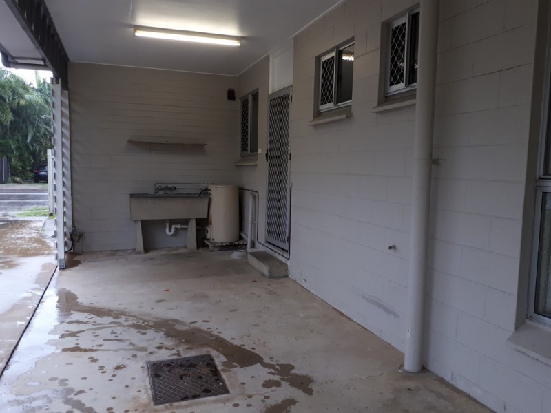 1/24 ACKERS STREET, Hermit Park QLD 4812