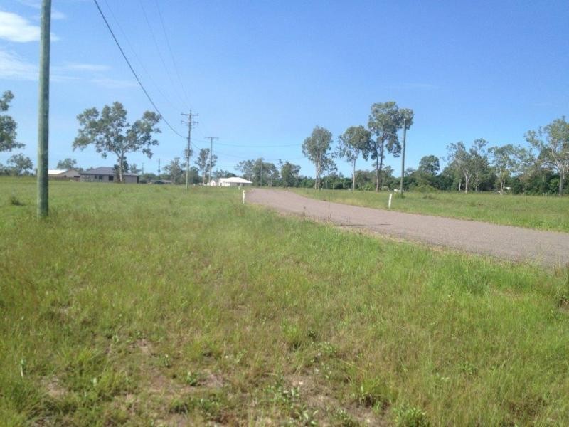 27 MAWSON STREET, Bluewater Park QLD 4818