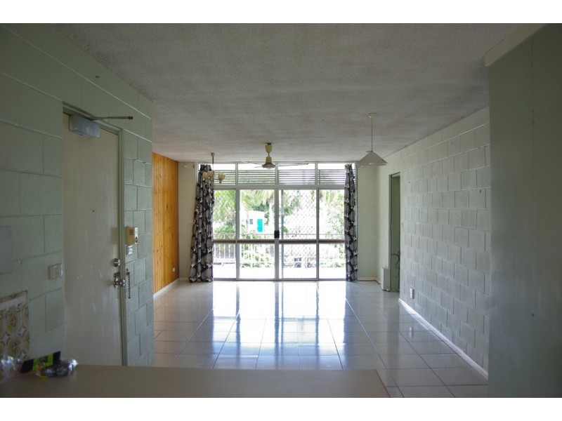 Unit 8/33 The Strand, North Ward QLD 4810