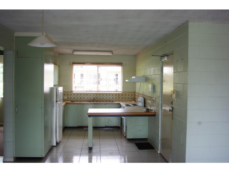 Unit 8/33 The Strand, North Ward QLD 4810