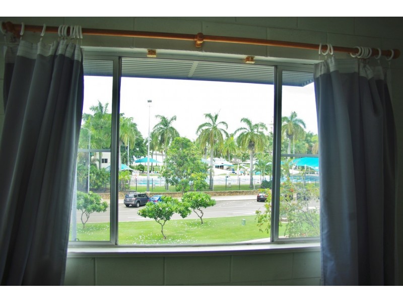 Unit 8/33 The Strand, North Ward QLD 4810