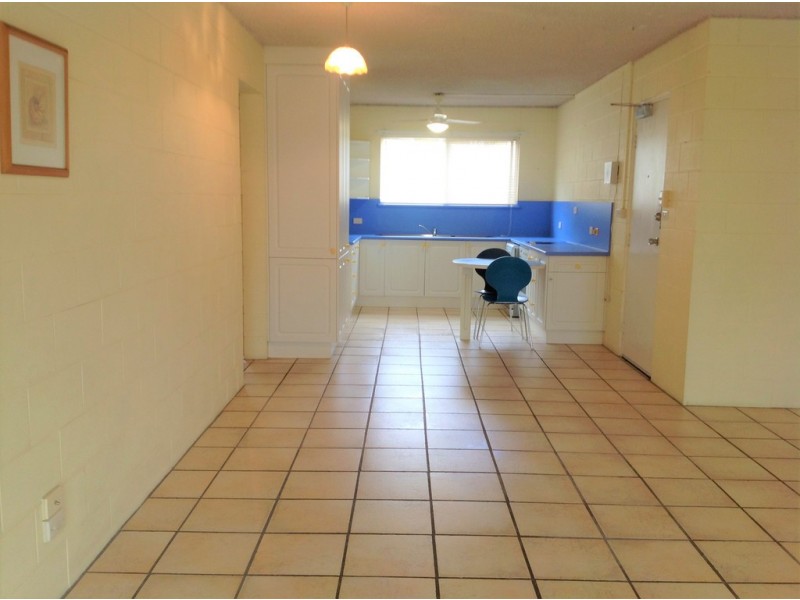 4/31-33 THE STRAND, North Ward QLD 4810