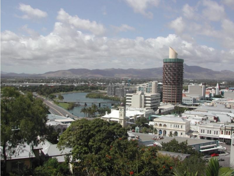 2/20 Willmett Street, North Ward QLD 4810