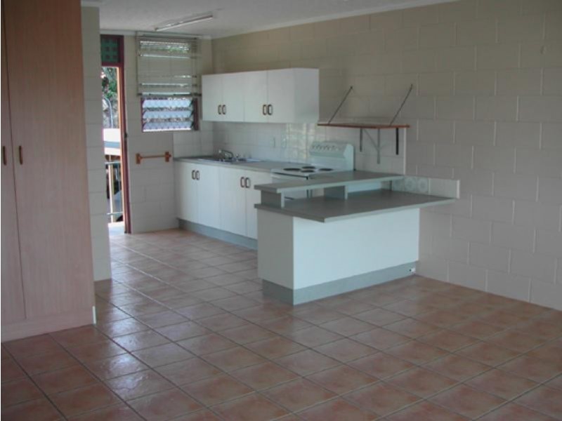 2/20 Willmett Street, North Ward QLD 4810