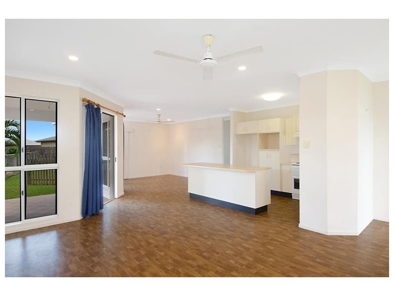 11 Kinnardy Street, Burdell QLD 4818