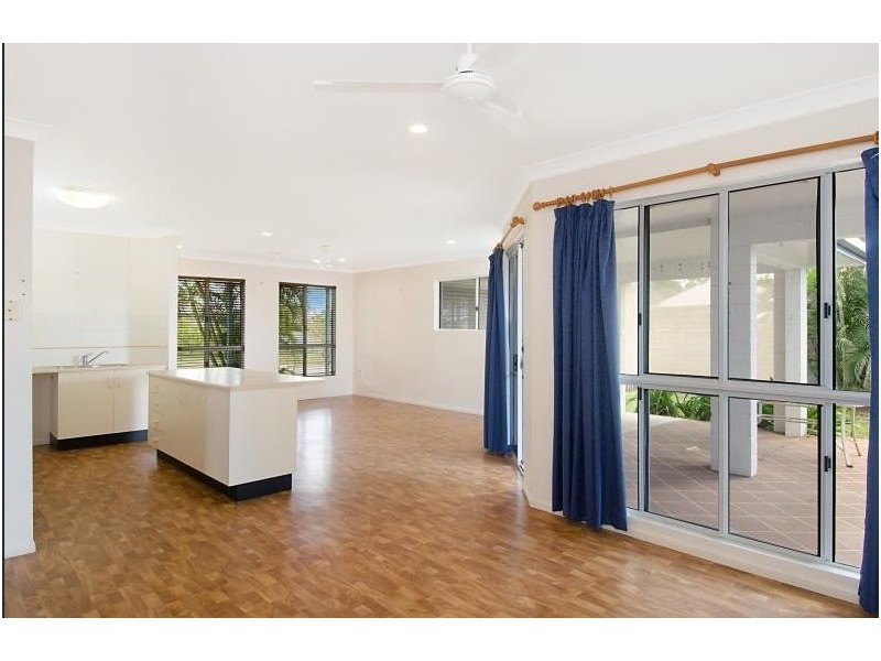 11 Kinnardy Street, Burdell QLD 4818