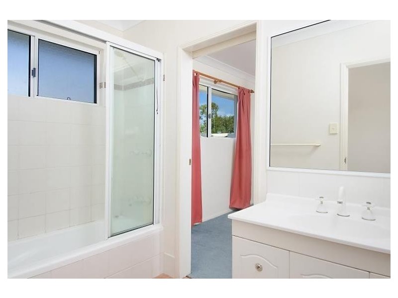 11 Kinnardy Street, Burdell QLD 4818