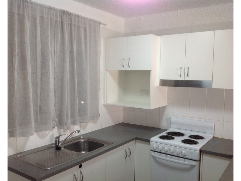 2/16 Ralston Street, West End QLD 4810