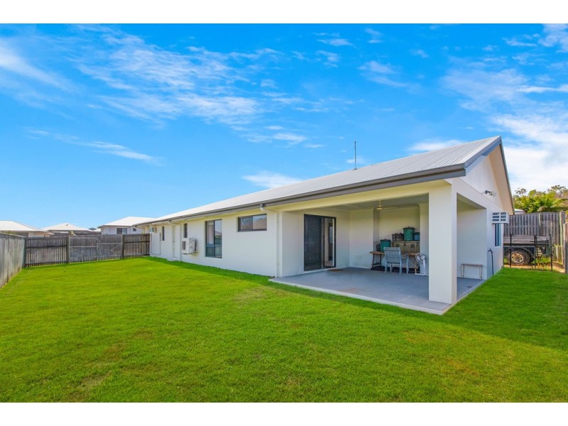 3 HOLBOURNE STREET, Bushland Beach QLD 4818
