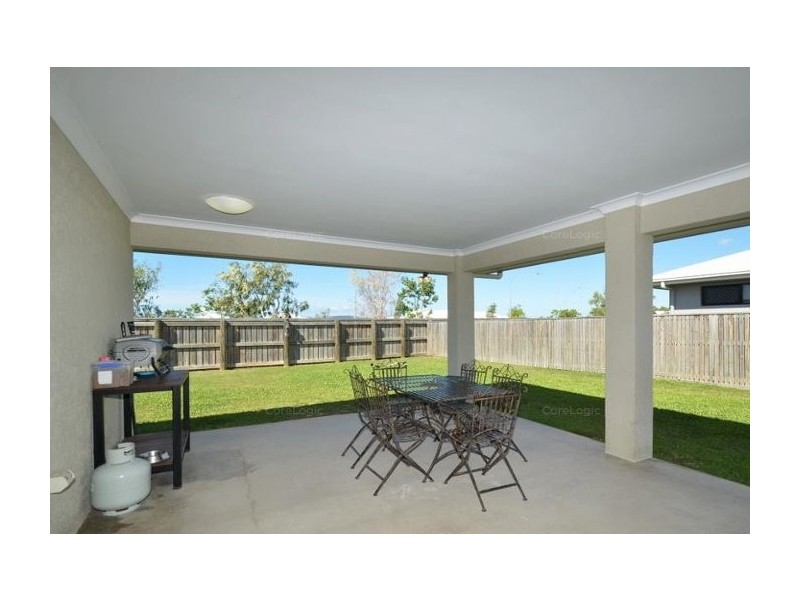 3 HOLBOURNE STREET, Bushland Beach QLD 4818