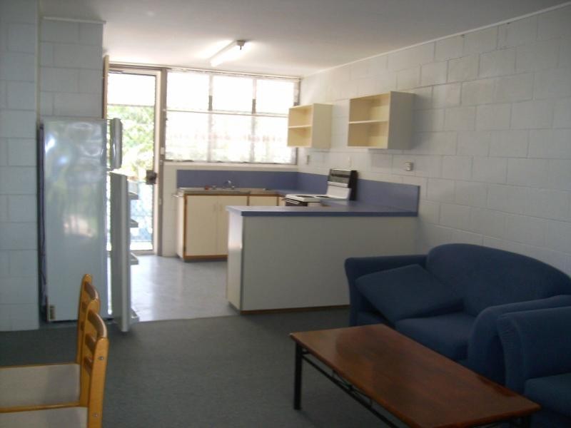 4/2 Burke Street, North Ward QLD 4810