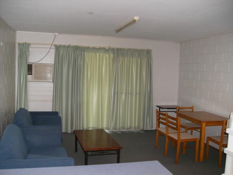 4/2 Burke Street, North Ward QLD 4810