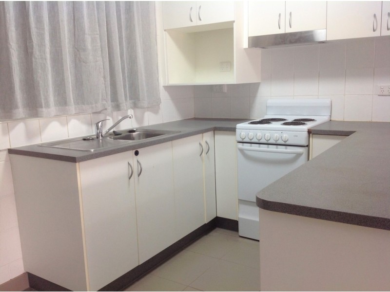 2/16 RALSTON STREET, West End QLD 4810